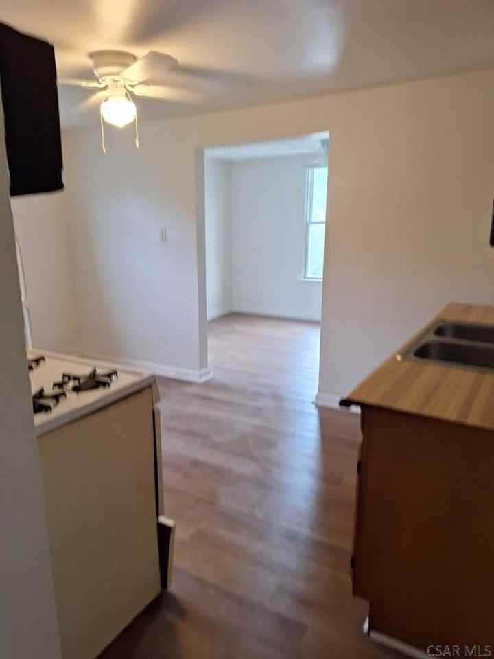 60 Fairfield Ave - Photo 6 of 8