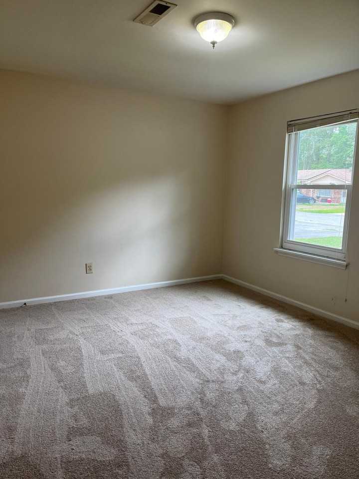 825 Sandpiper Dr #B - Photo 4 of 5