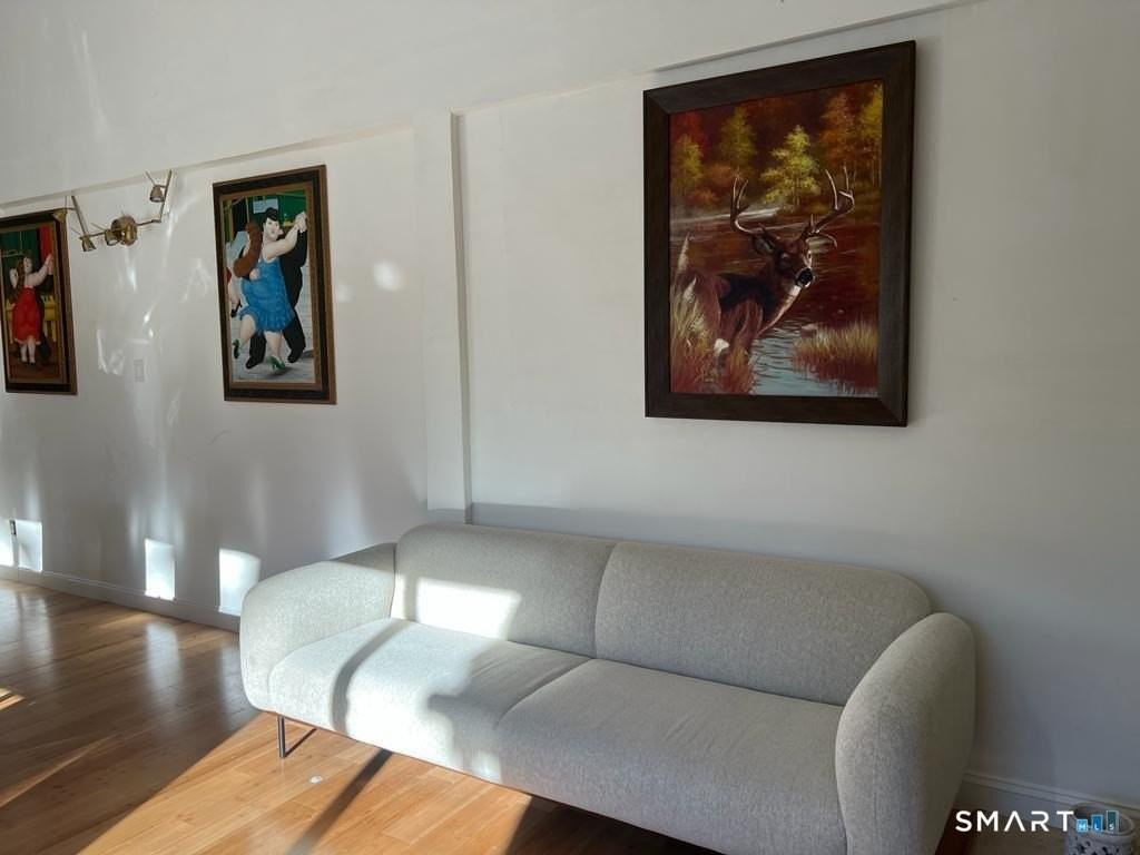 24 N Calvin Rd - Photo 4 of 17