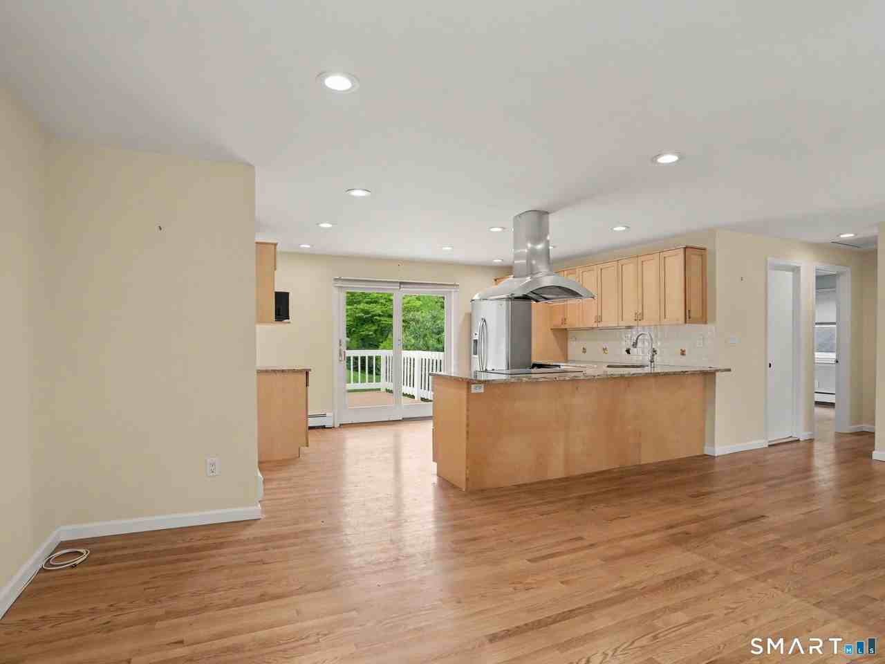 42 County St - Photo 7 of 25