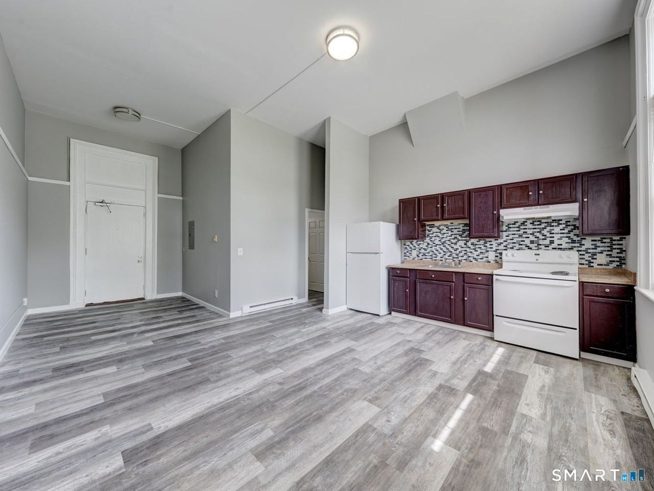 111 Franklin Sq #102 - Photo 5 of 16