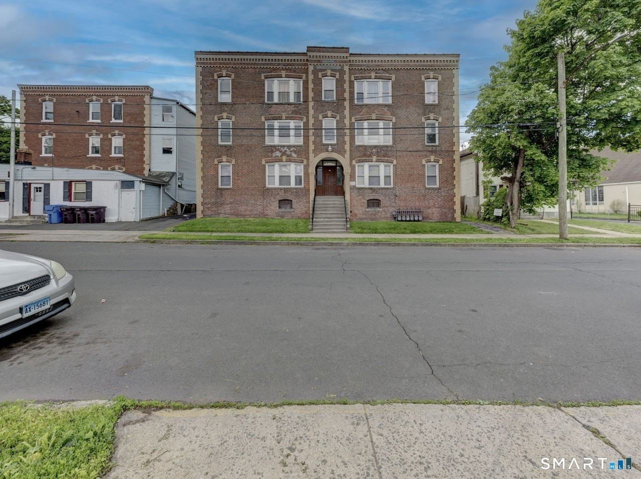 59 Daly Ave #1W