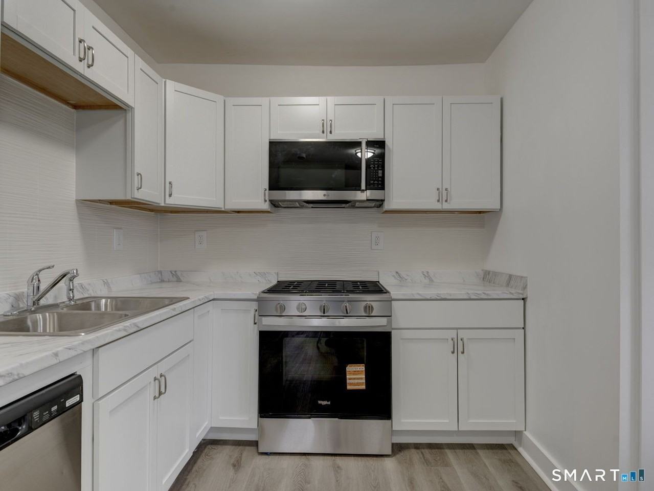 59 Daly Ave #1W - Photo 4 of 16