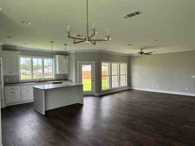 549 Ridgeland Rd - Photo 3 of 7