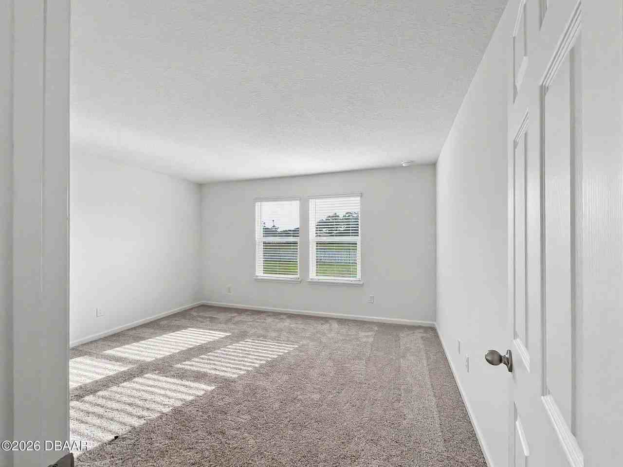 55 Signet Cir - Photo 4 of 39
