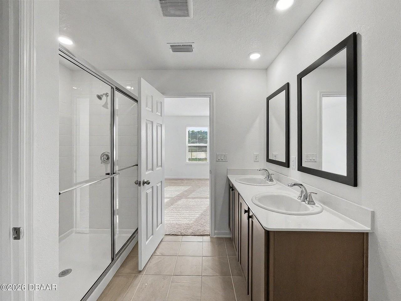 55 Signet Cir - Photo 4 of 33