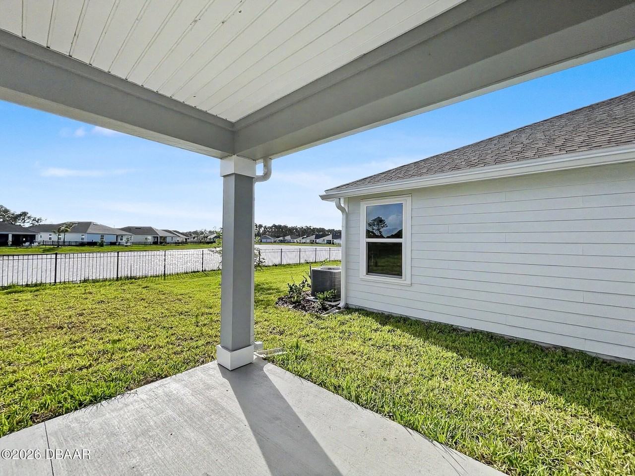 55 Signet Cir - Photo 2 of 33
