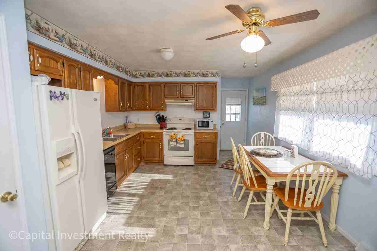 811 Lincoln St #A - Photo 3 of 31