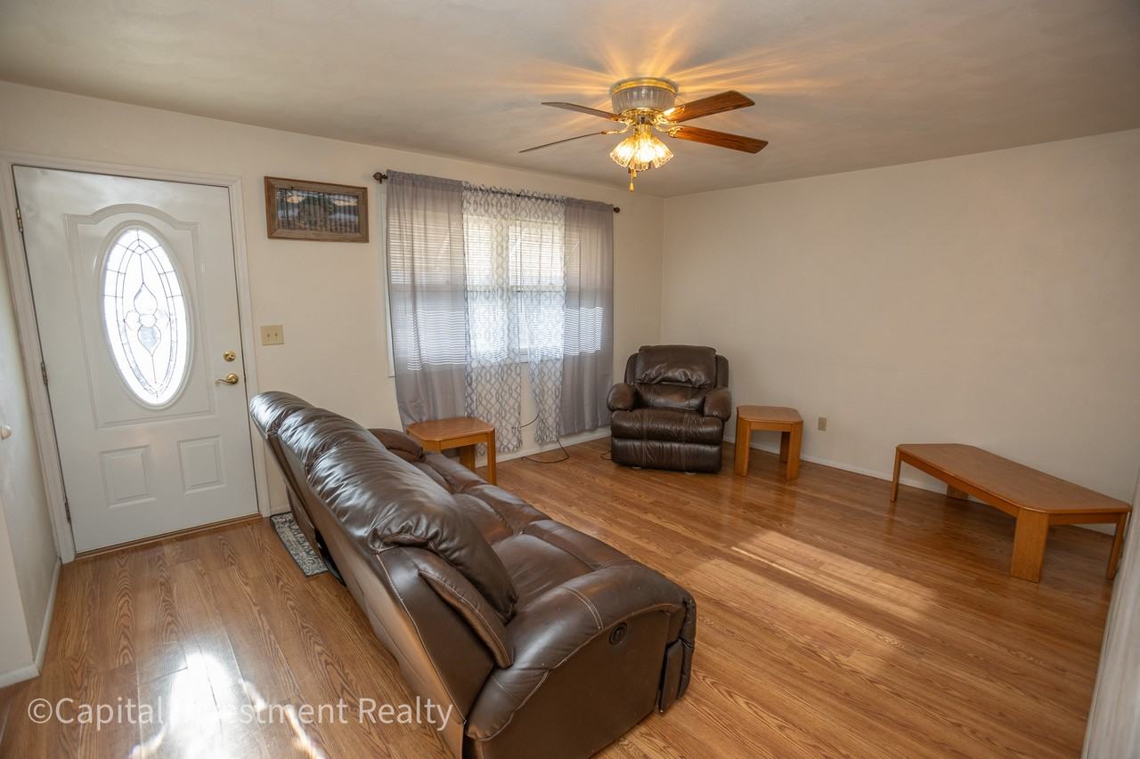 811 Lincoln St #A - Photo 7 of 31