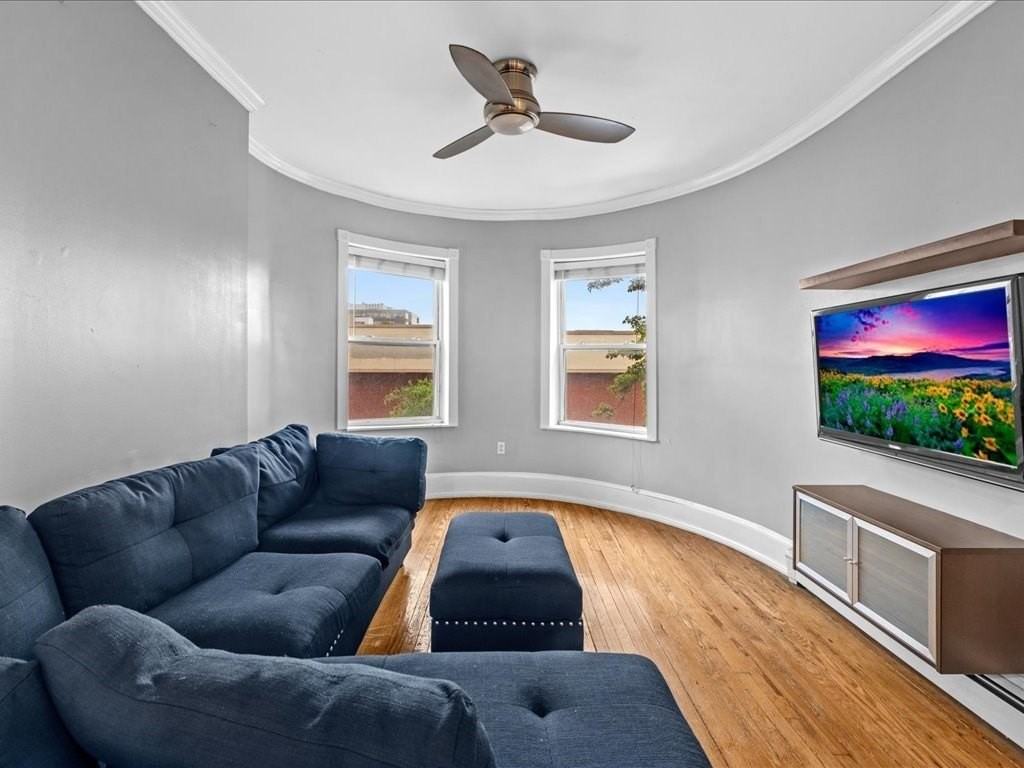 883 Harrison Ave - Photo 3 of 11