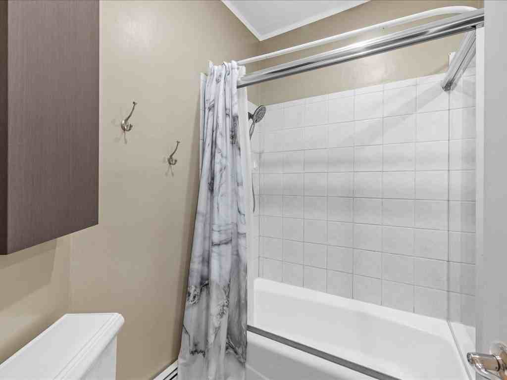883 Harrison Ave - Photo 6 of 11