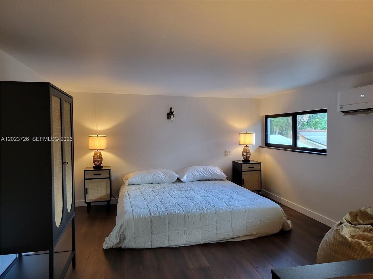 5866 Sw 60th St - Photo 2 of 8