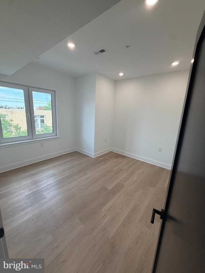 635 N 5th St - Photo 7 of 10
