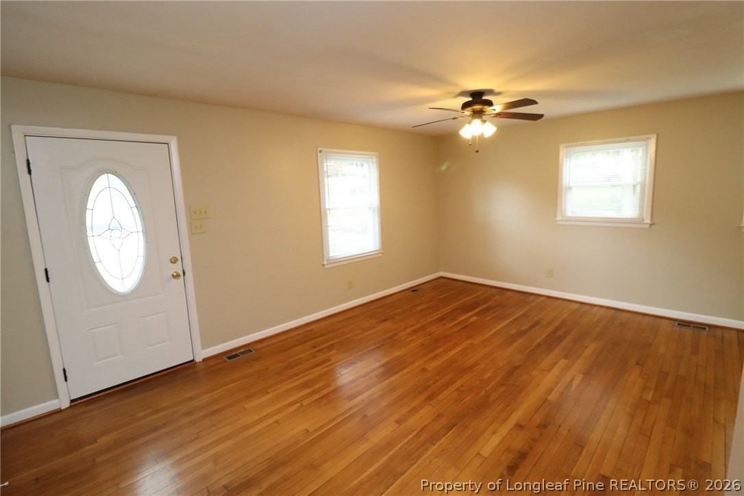 829 Carlisle St - Photo 3 of 27