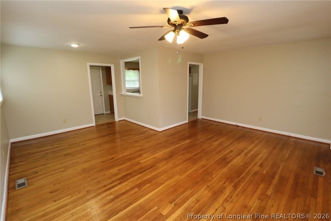 829 Carlisle St - Photo 4 of 27