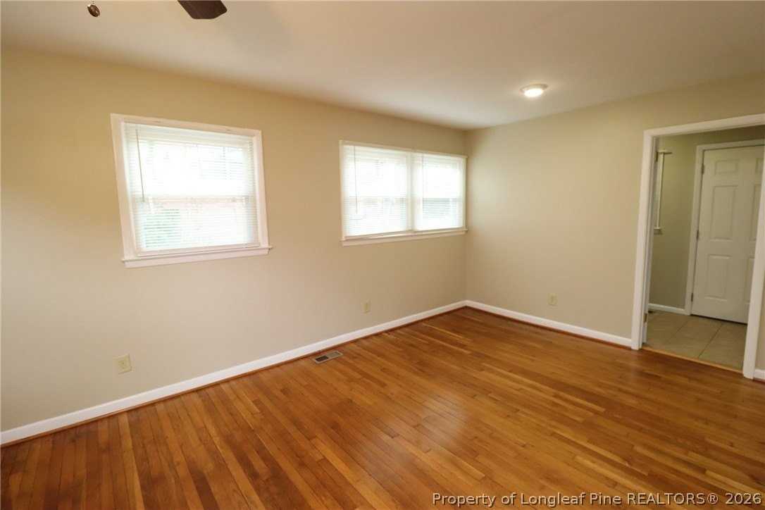 829 Carlisle St - Photo 5 of 27
