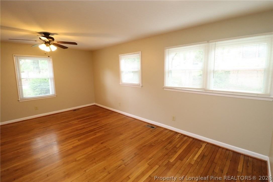 829 Carlisle St - Photo 6 of 27
