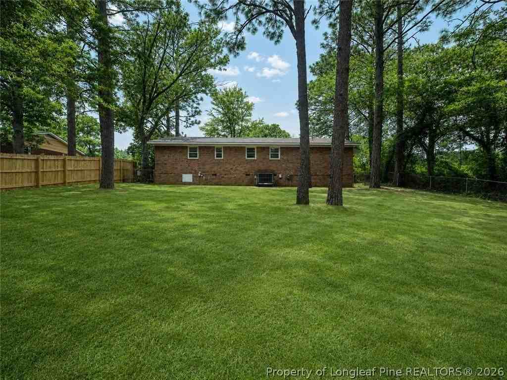 1404 Hibiscus Rd - Photo 3 of 10