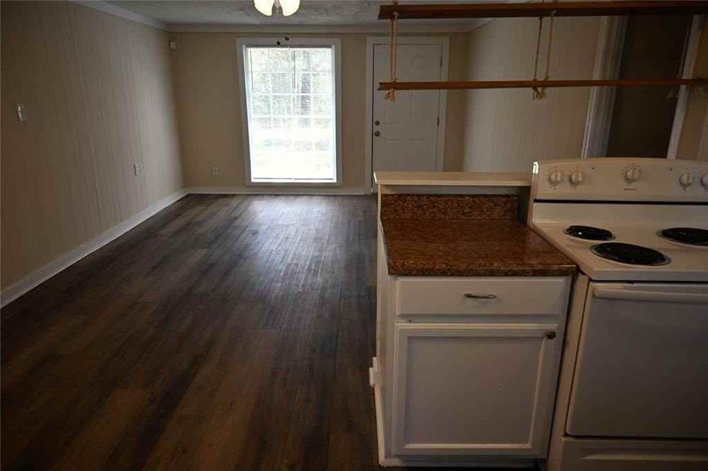 6363 Melrose St - Photo 5 of 14