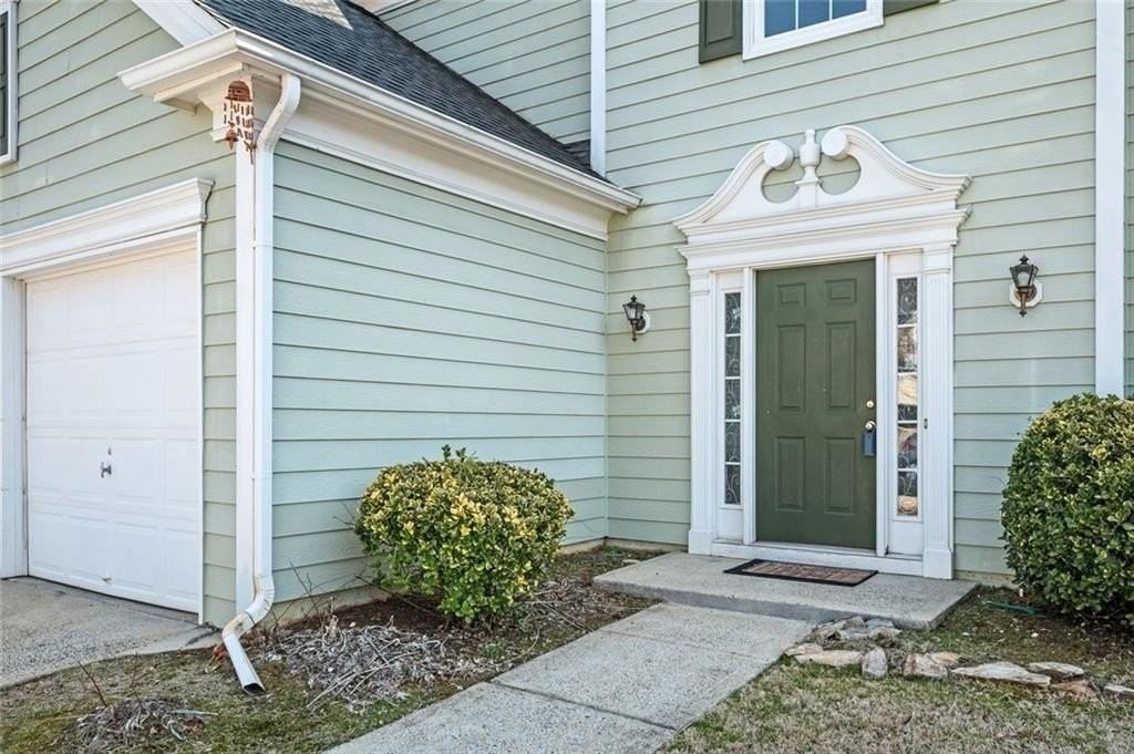 658 Glenbarrett Ct Ne - Photo 2 of 28