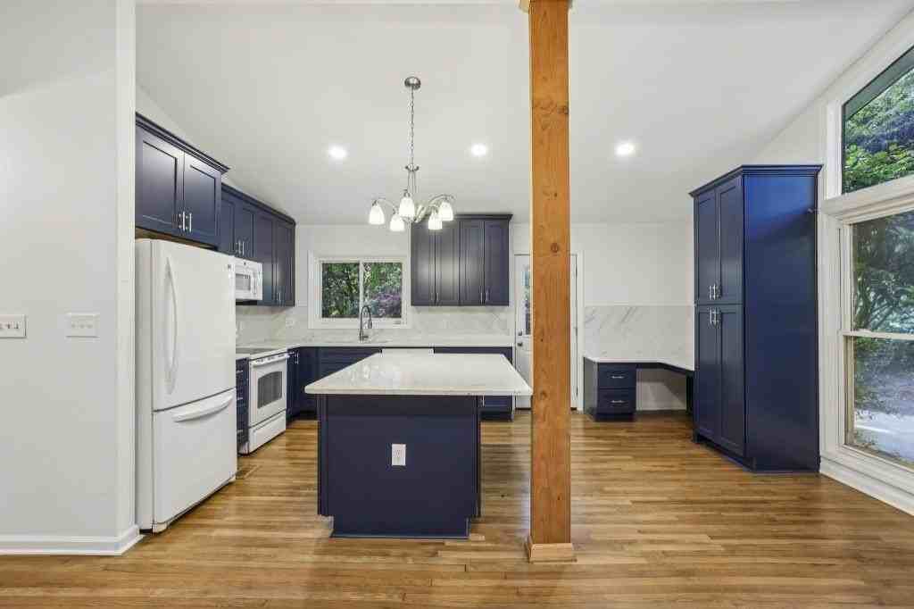 2056A Abby Ln Ne - Photo 3 of 50