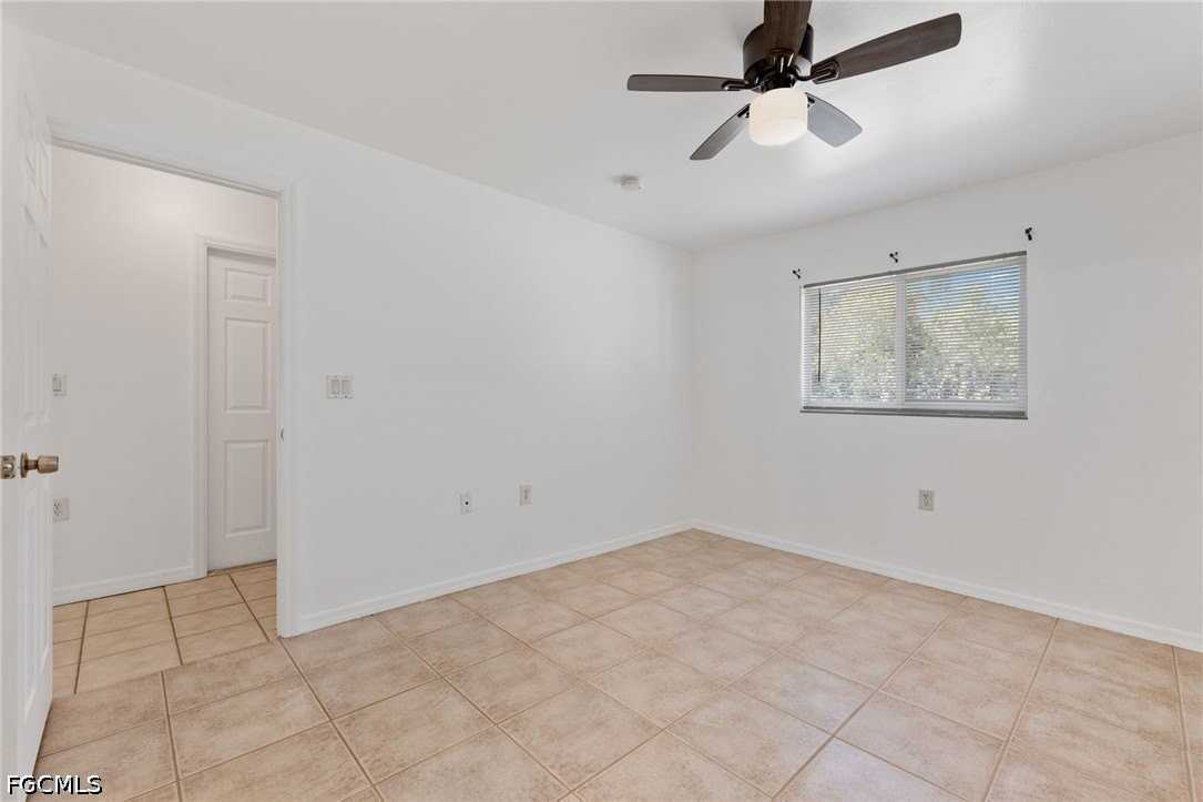221 Meadow Rd - Photo 7 of 13