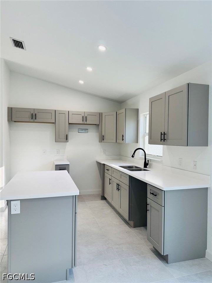 807 Monroe Ave - Photo 4 of 17