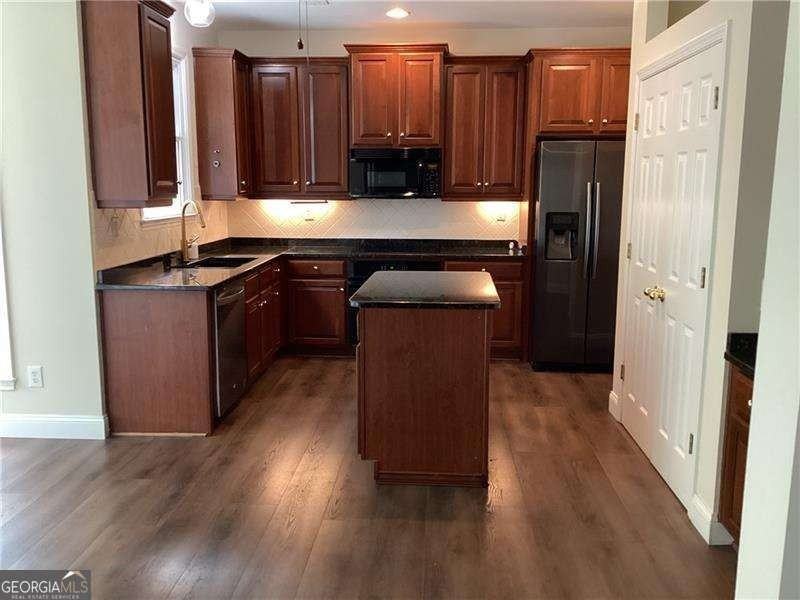 402 Woodbrook Ct - Photo 2 of 22