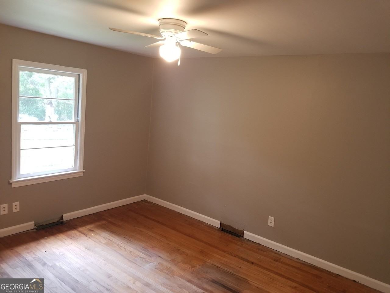 16 Rooney Rd Sw - Photo 4 of 23