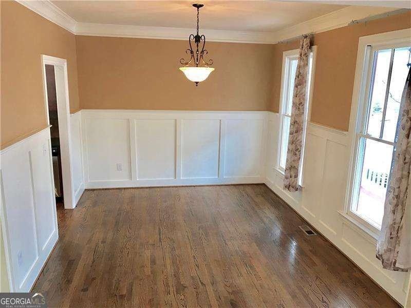1678 Carr Cir Nw - Photo 3 of 36