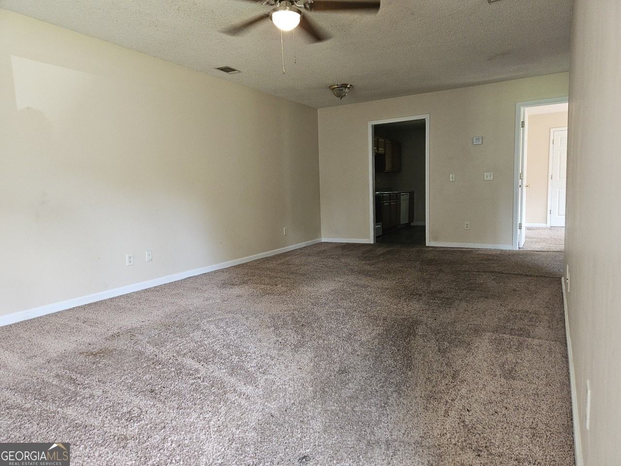 1210 Beaver Creek Dr #B - Photo 3 of 8