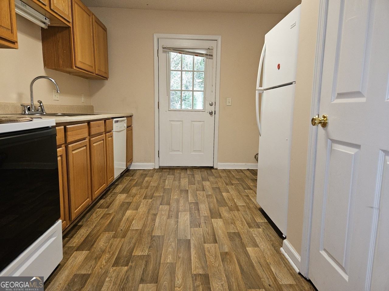 1210 Beaver Creek Dr #B - Photo 4 of 8