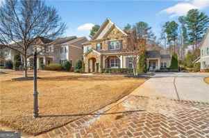 featured image of 2607 Lulworth Ln
