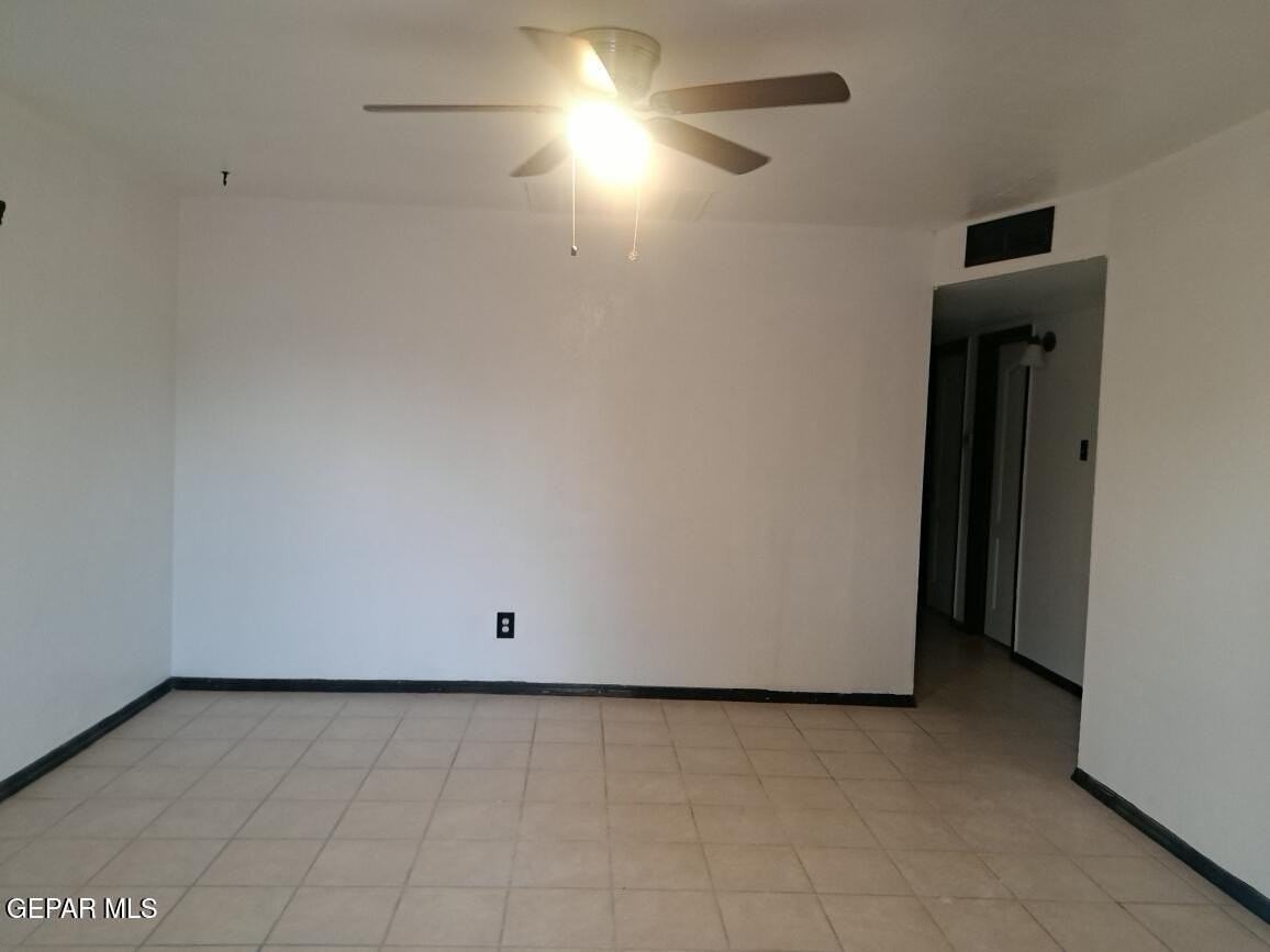 986 Gloria St - Photo 3 of 16