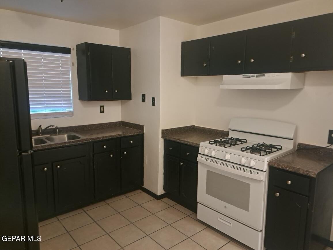 986 Gloria St - Photo 7 of 16