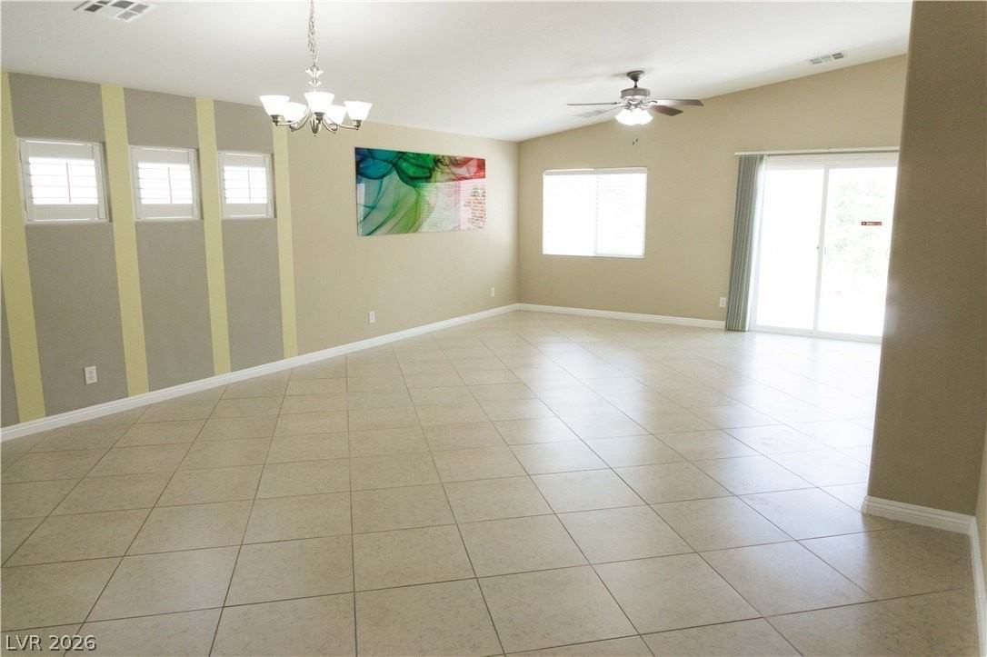 7846 Whitlocks Mill Ave - Photo 2 of 17