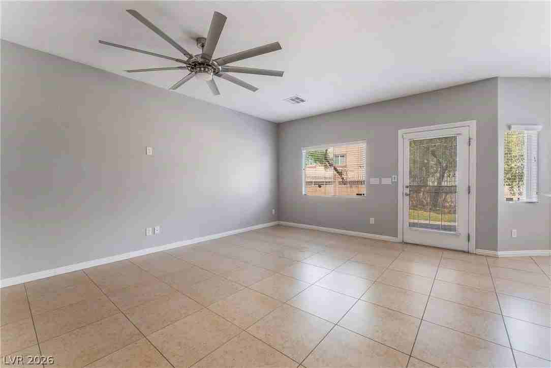 6048 Stern Cove Ct - Photo 4 of 21
