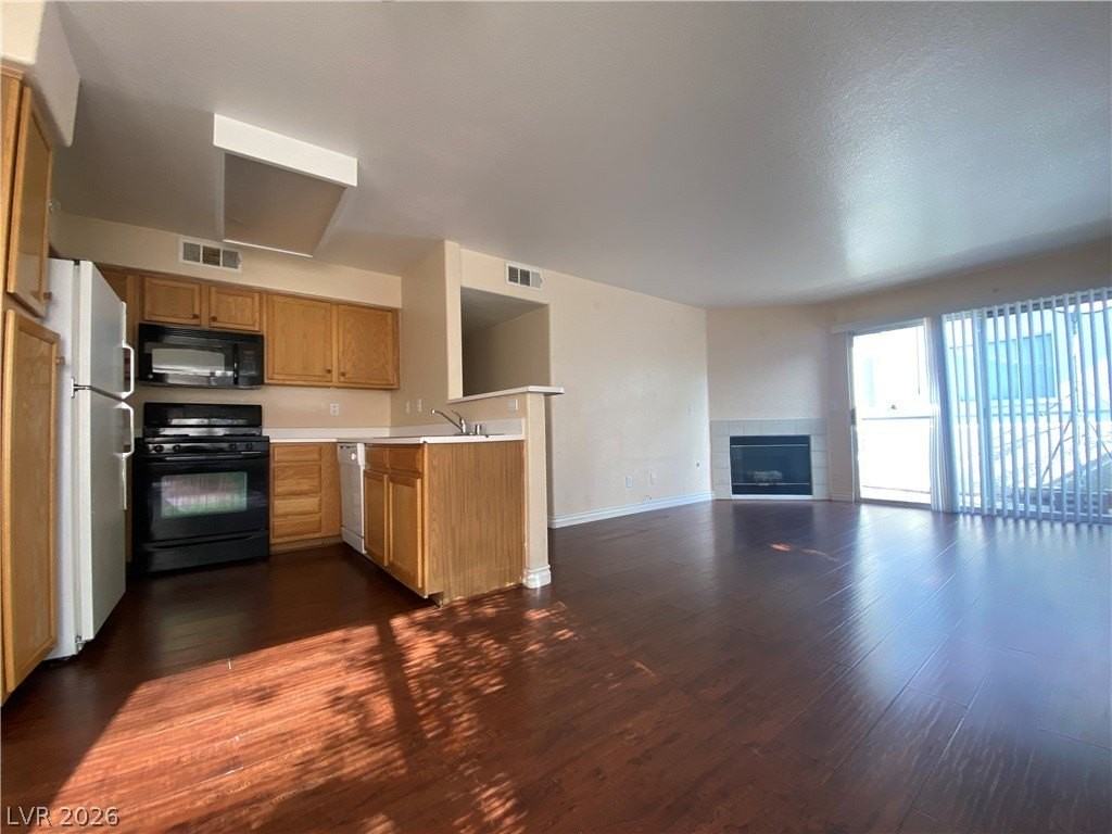 3152 Tarpon Dr #204 - Photo 4 of 26