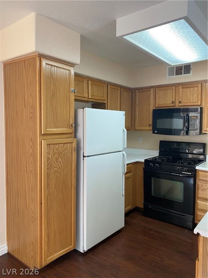 3152 Tarpon Dr #204 - Photo 7 of 26
