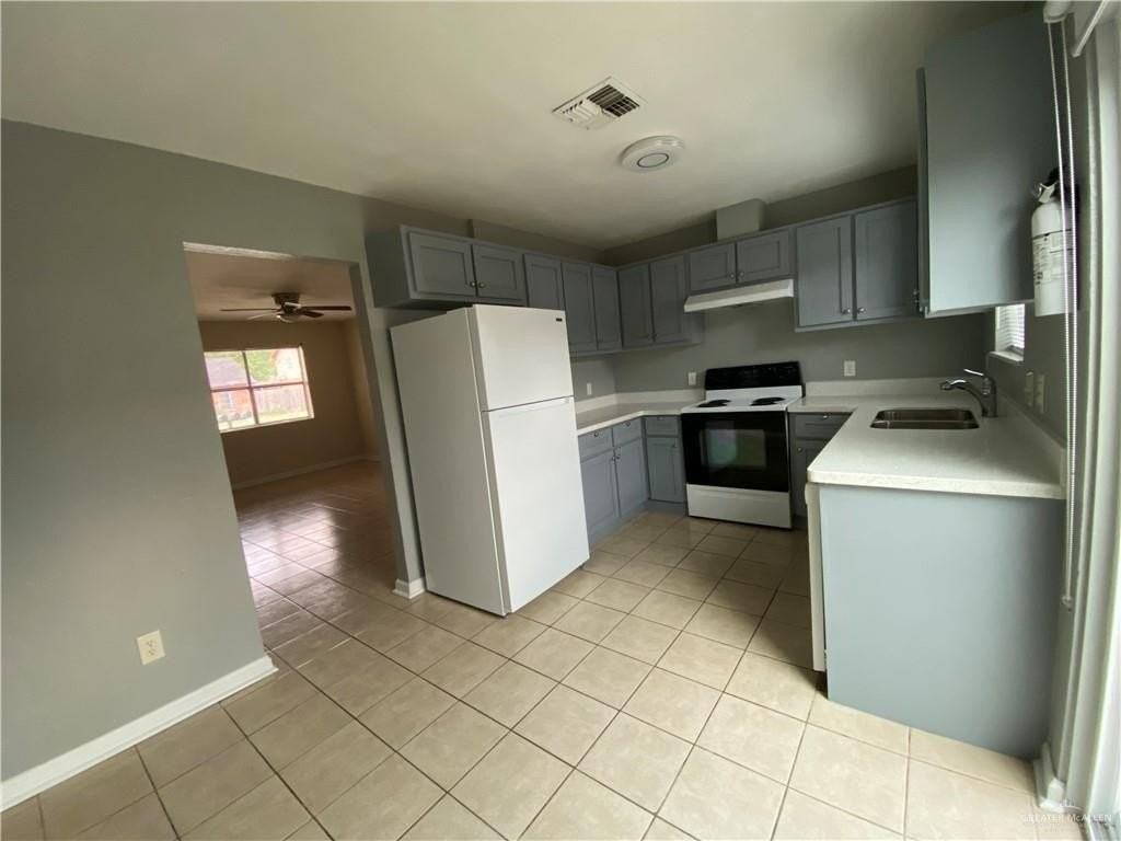 3210 N 25 1/2 St - Photo 3 of 11
