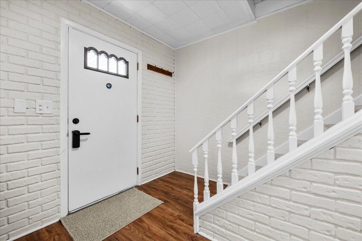 6155 Porteridge Ln - Photo 3 of 35