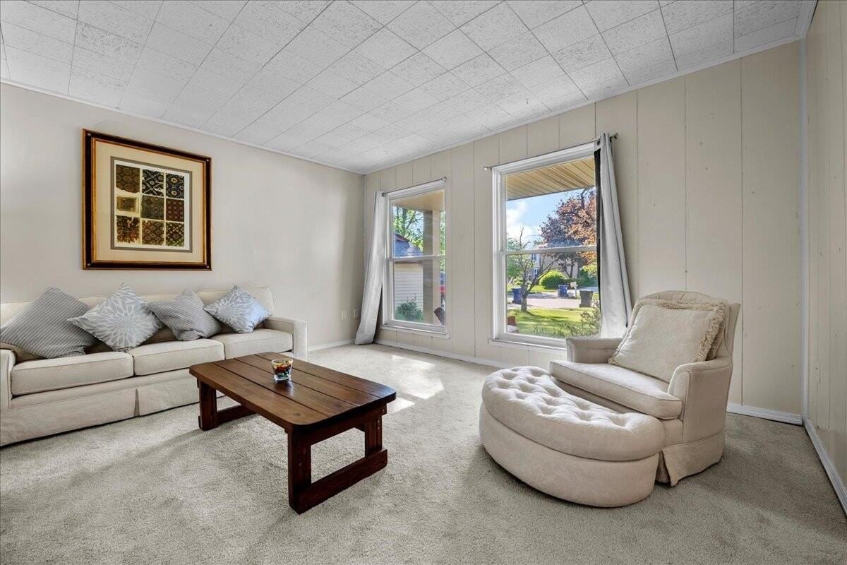 6155 Porteridge Ln - Photo 5 of 35