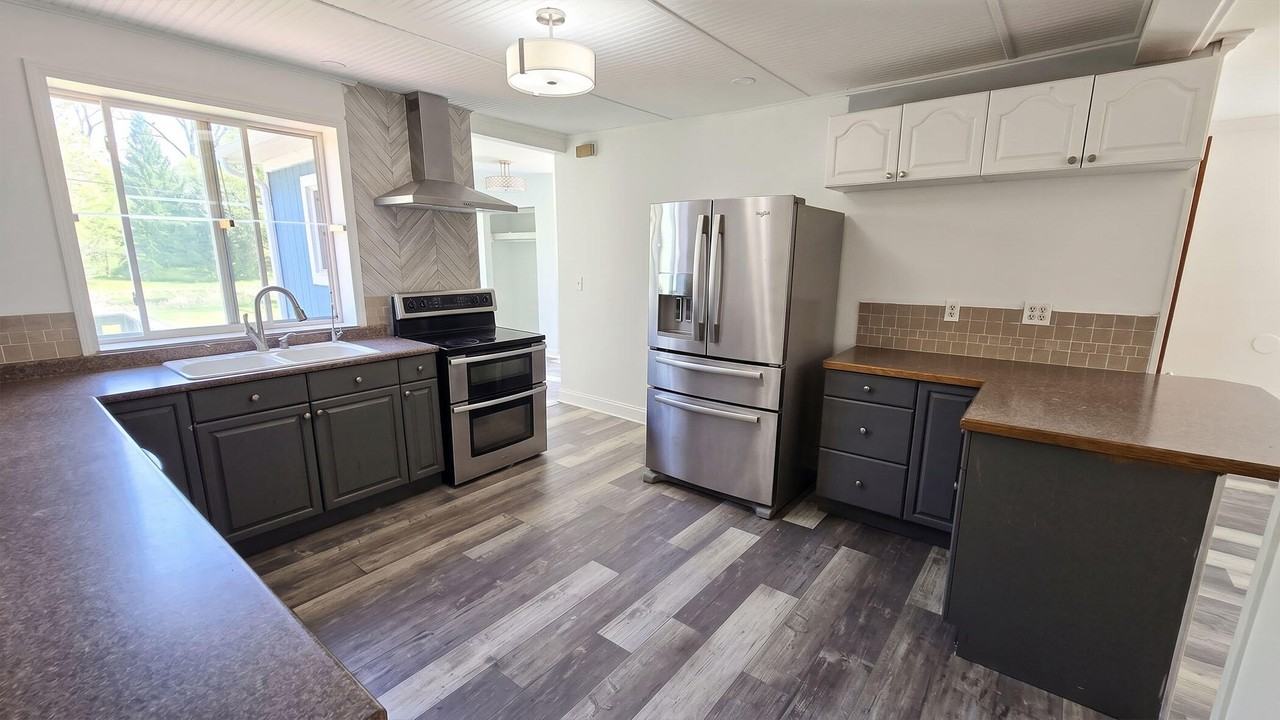 7351 Marsh Rd - Photo 3 of 14