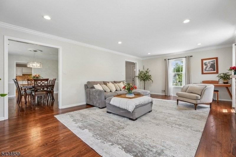 4 Copperfield Way - Photo 7 of 32