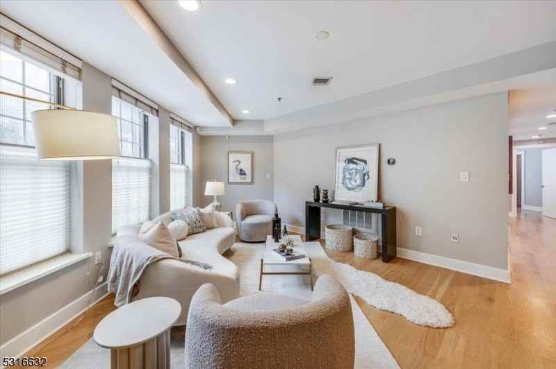 1100 Clinton St #101 - Photo 5 of 35