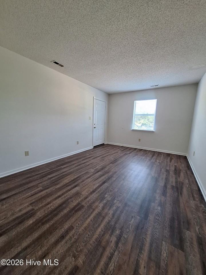 3005 Caldwell Ct #10 - Photo 2 of 8