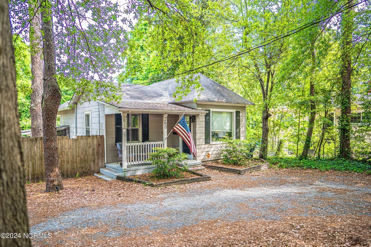 260 N May St #A - Photo 2 of 27
