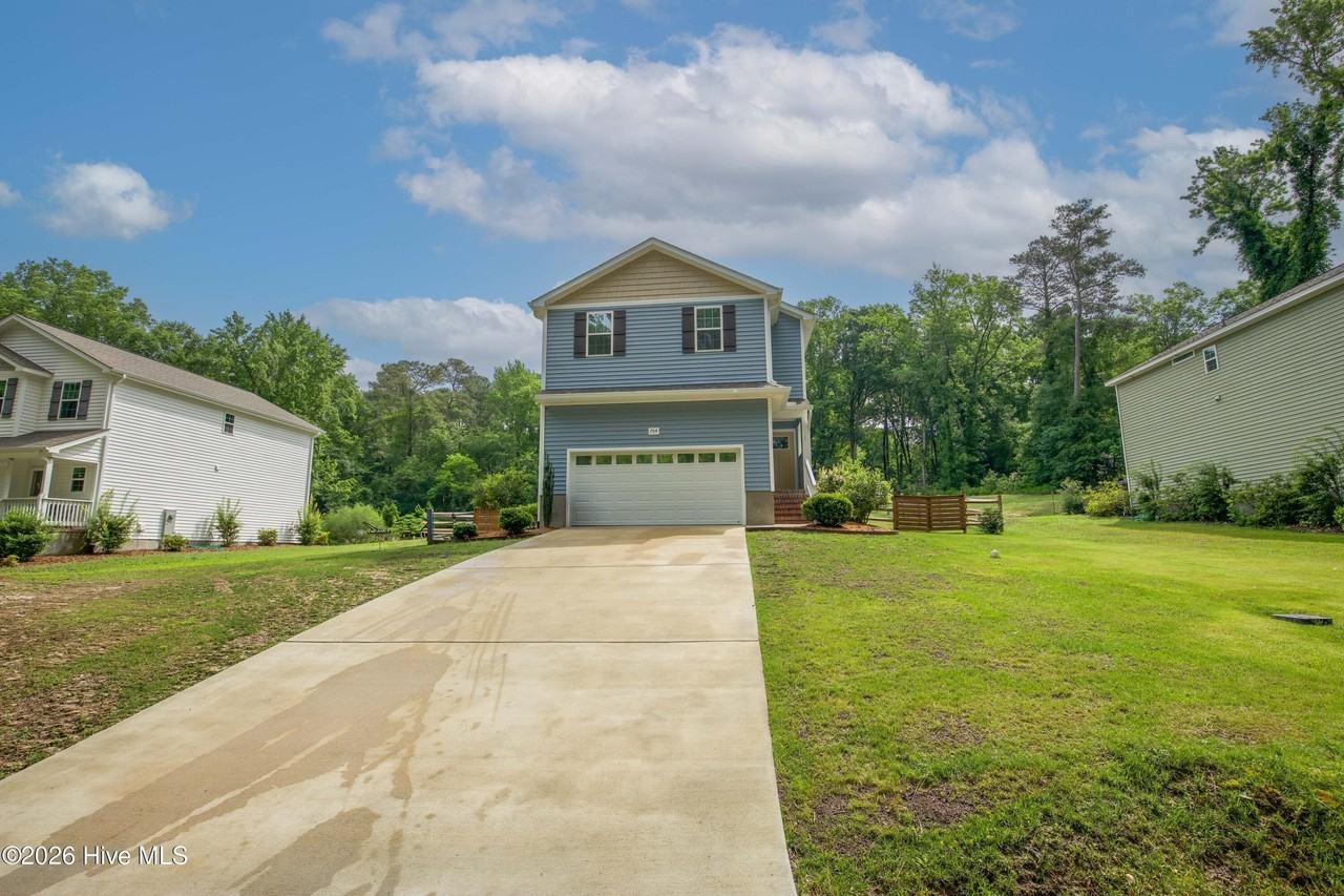 704 Pinecrest St - Photo 4 of 50