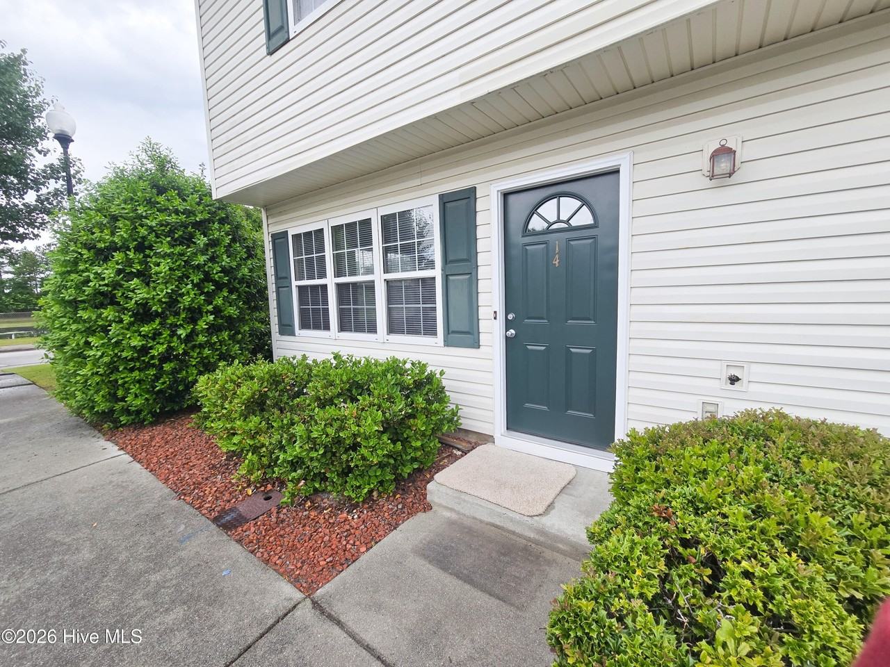 14 Pirates Cove Dr - Photo 2 of 17