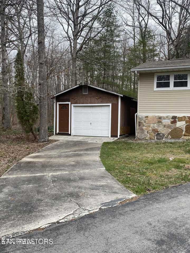 6815 Topez Dr - Photo 2 of 13